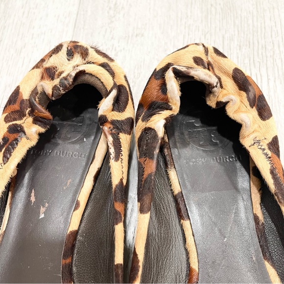 Tory Burch Women's Leopard Print Calf Hair Ballet Flats - Picture 6 of 7